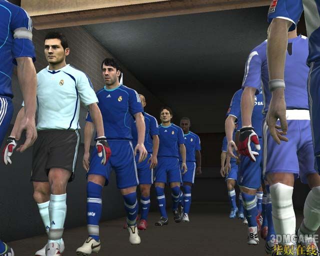 《FIFA 09》并没有使用全新引擎