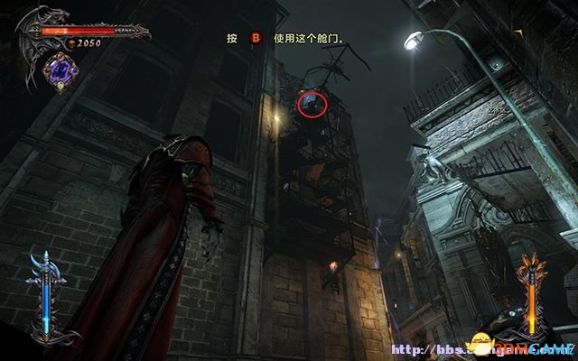 第二处在闹市区中心广场通向艺术区的道