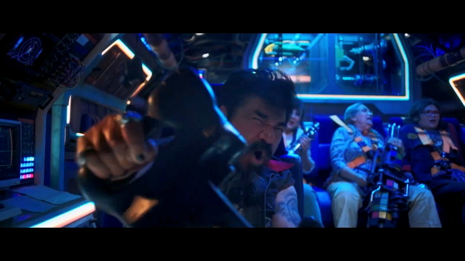 《蓝甲虫》电影将于8月18日在北美上映。
