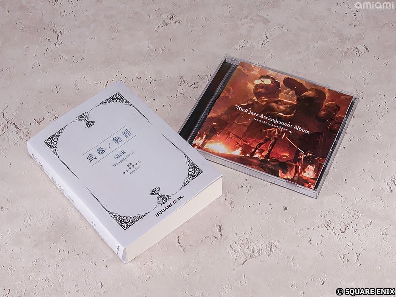 该手办的圆形底座上屹立着系列的核心主